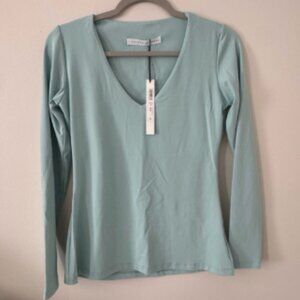 Susana Monaco v-neck long sleeve top